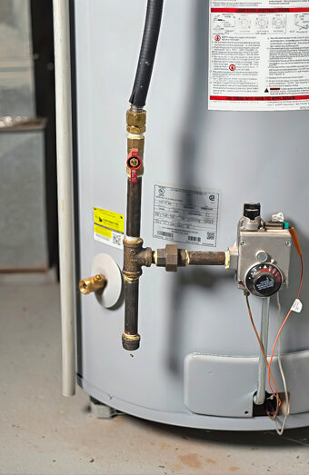 https://kewdalehotwater.com.au/uploads/2025/06/gas-hot-water-system-65811.jpg