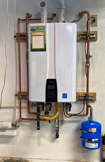 https://kewdalehotwater.com.au/uploads/2025/06/hot-water-33549.jpg