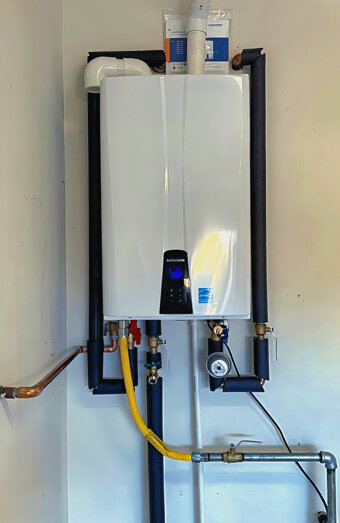 https://kewdalehotwater.com.au/uploads/2025/06/thermostatic-water-systems-94011.jpg